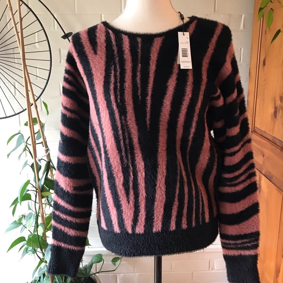 Tahari Sweaters - Tahari super warm striped sweater